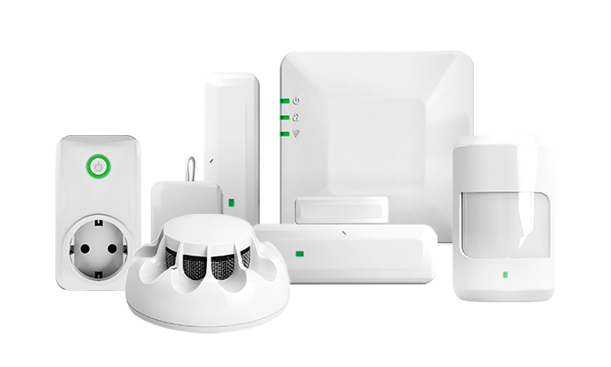 Базовый набор охранных устройств Livi Smart Home с центром умного дома Smart Hub 2G, укомплектованный умной розеткой, датчиками задымления, температуры, протечек воды, движения.